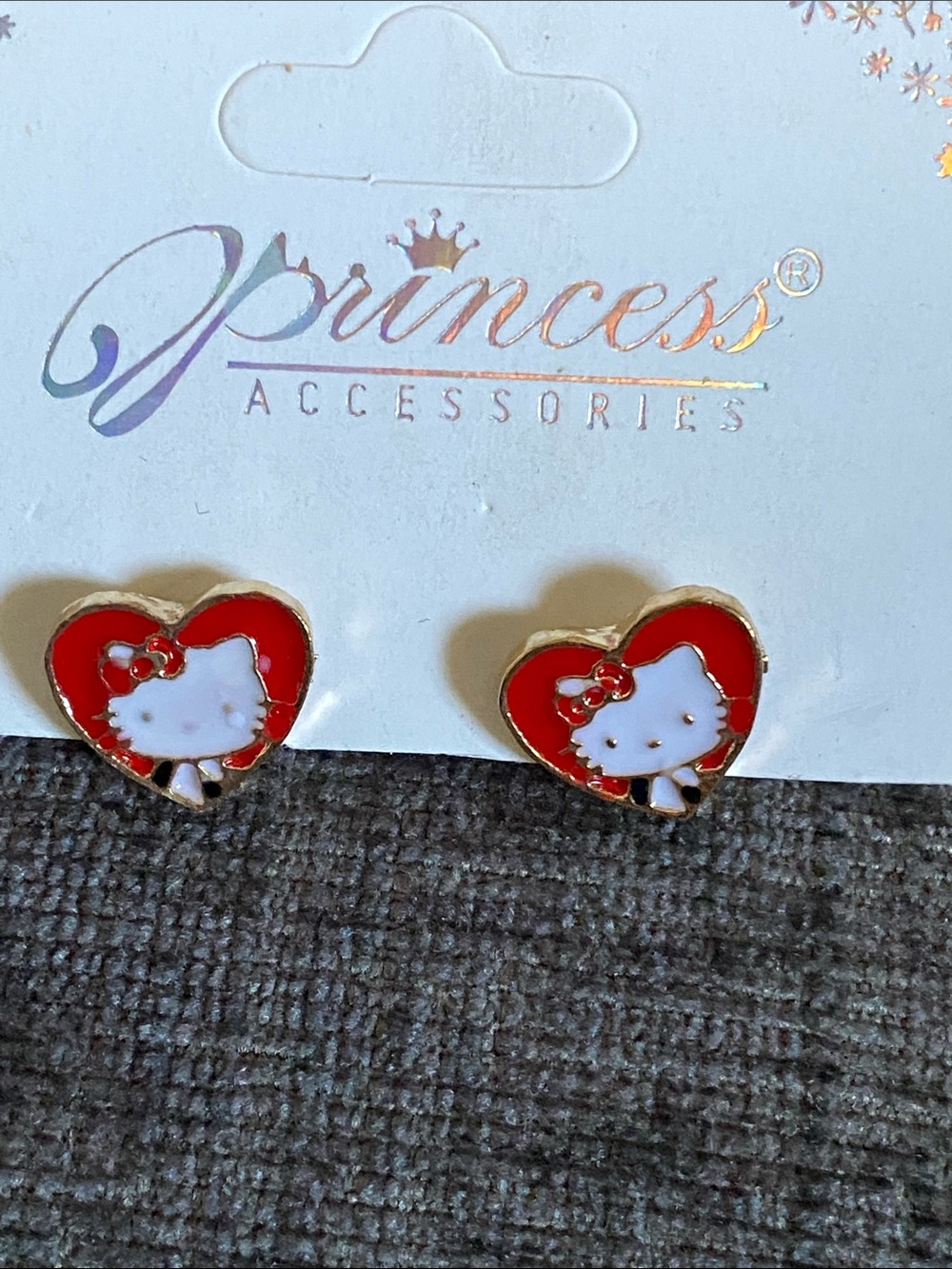 NWT Princess Accessories Hello Kitty Red Heart Stud Earrings 🖤❤️